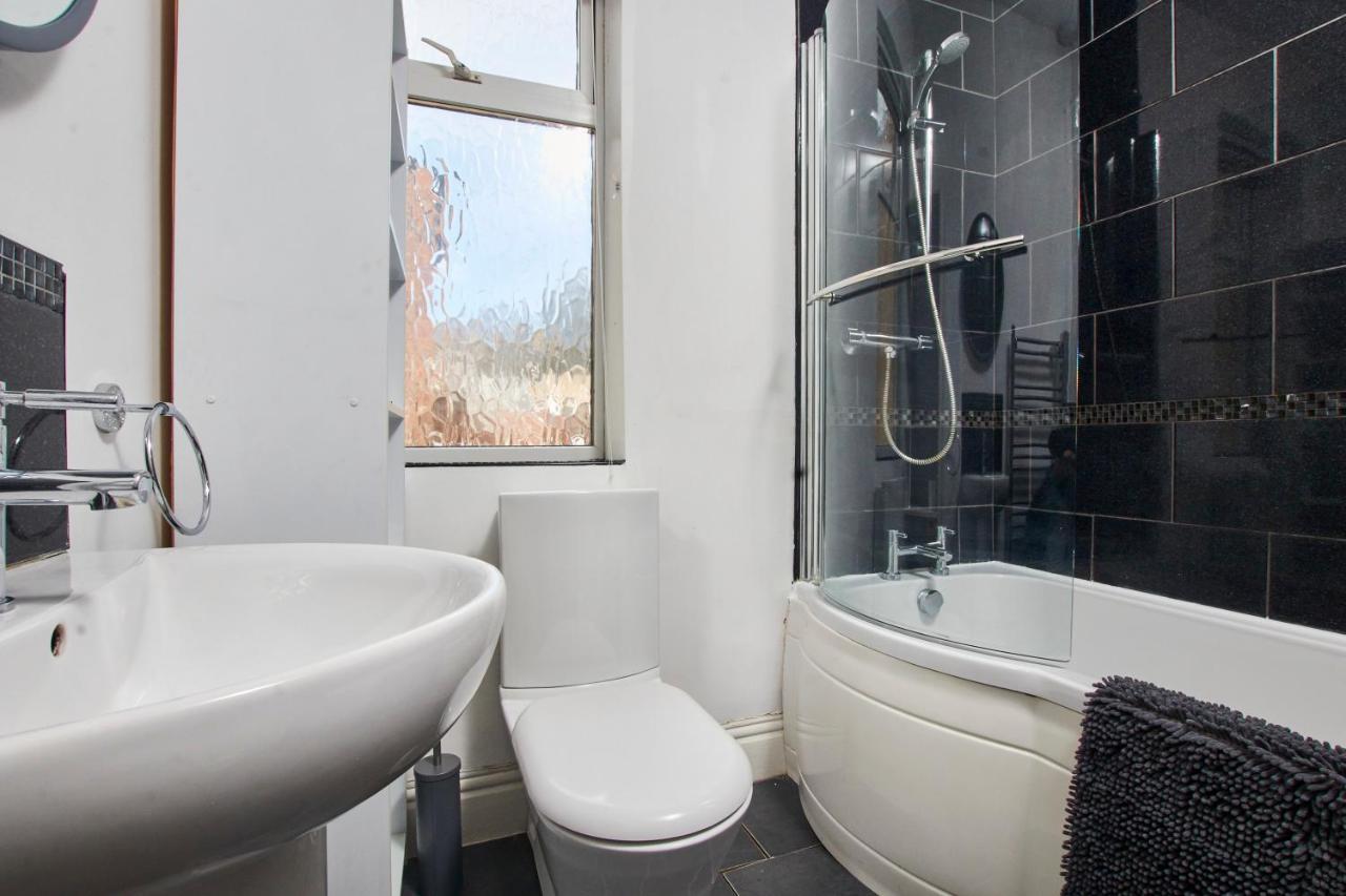 Stylish 2 Bedroom Flat - Close To Newcastle City Centre 게이츠헤드 외부 사진