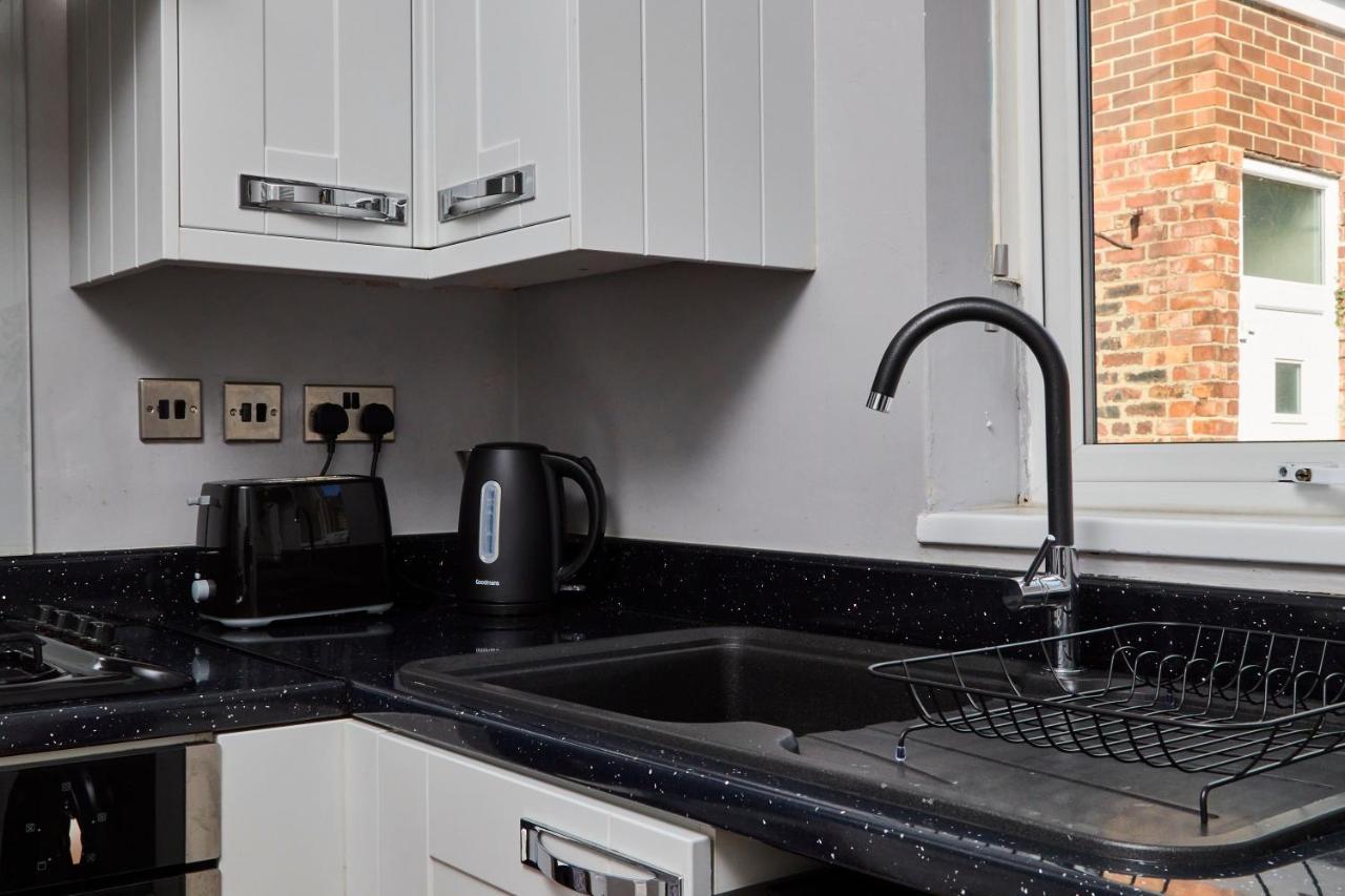 Stylish 2 Bedroom Flat - Close To Newcastle City Centre 게이츠헤드 외부 사진